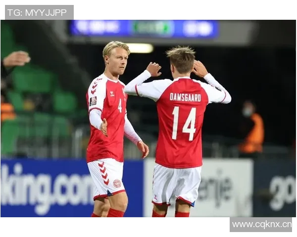 利桑德罗随队恢复有球训练预计10月底前重返赛场 利桑德罗随队恢复有球训练预计10月底前重返赛场