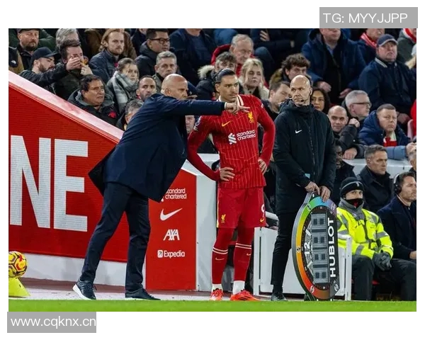 斯洛特谈球队伤病困扰强调季前训练不足导致人员紧缺问题 斯洛特谈球队伤病困扰强调季前训练不足导致人员紧缺问题