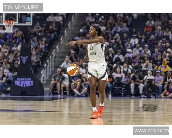 茂茂发力杰基杨错失关键上篮WNBA半决赛抢五战进入激烈加时赛 茂茂发力杰基杨错失关键上篮WNBA半决赛抢五战进入激烈加时赛