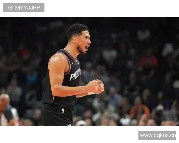 布克半场表现平平18分钟仅得10分3篮板6助攻正负值惨淡11 布克半场表现平平18分钟仅得10分3篮板6助攻正负值惨淡11