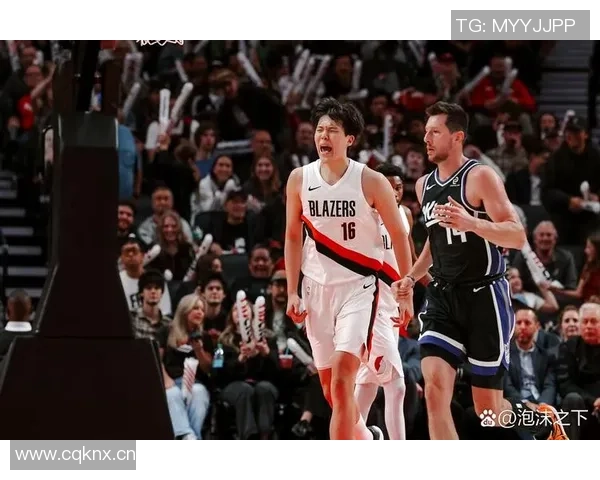 杨瀚森在比赛中掩护和传球速度较慢但节奏略快于克林根