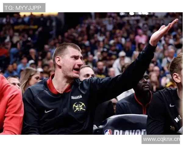 约基奇半场表现亮眼5投4中斩获10分3篮板6助攻三分球命中率高达667 约基奇半场表现亮眼5投4中斩获10分3篮板6助攻三分球命中率高达667